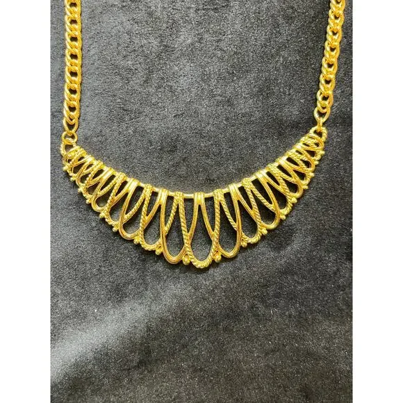 Vintage Joan Rivers Faux Pearl Necklace Double Hearts - Gold & Rhinestone clasp - Picture 8 of 8